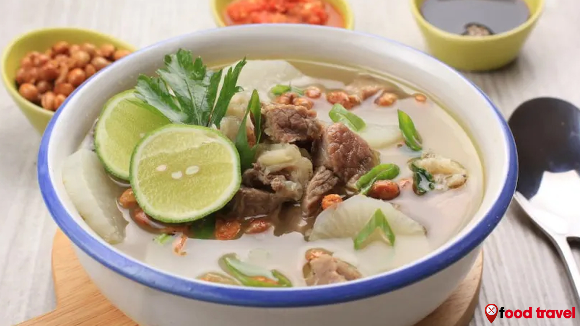 Soto Bandung: Sensasi Segar dan Gurih yang Membuat Ketagihan