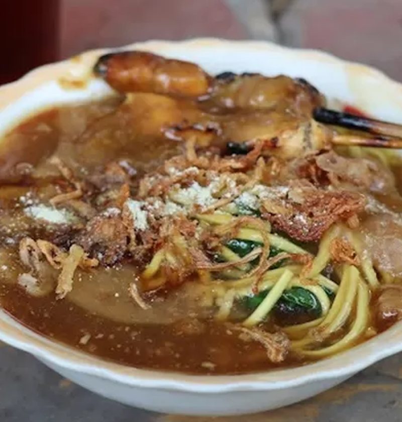 Mie Ongklok, Kuliner Sederhana yang Penuh Kejutan Rasa