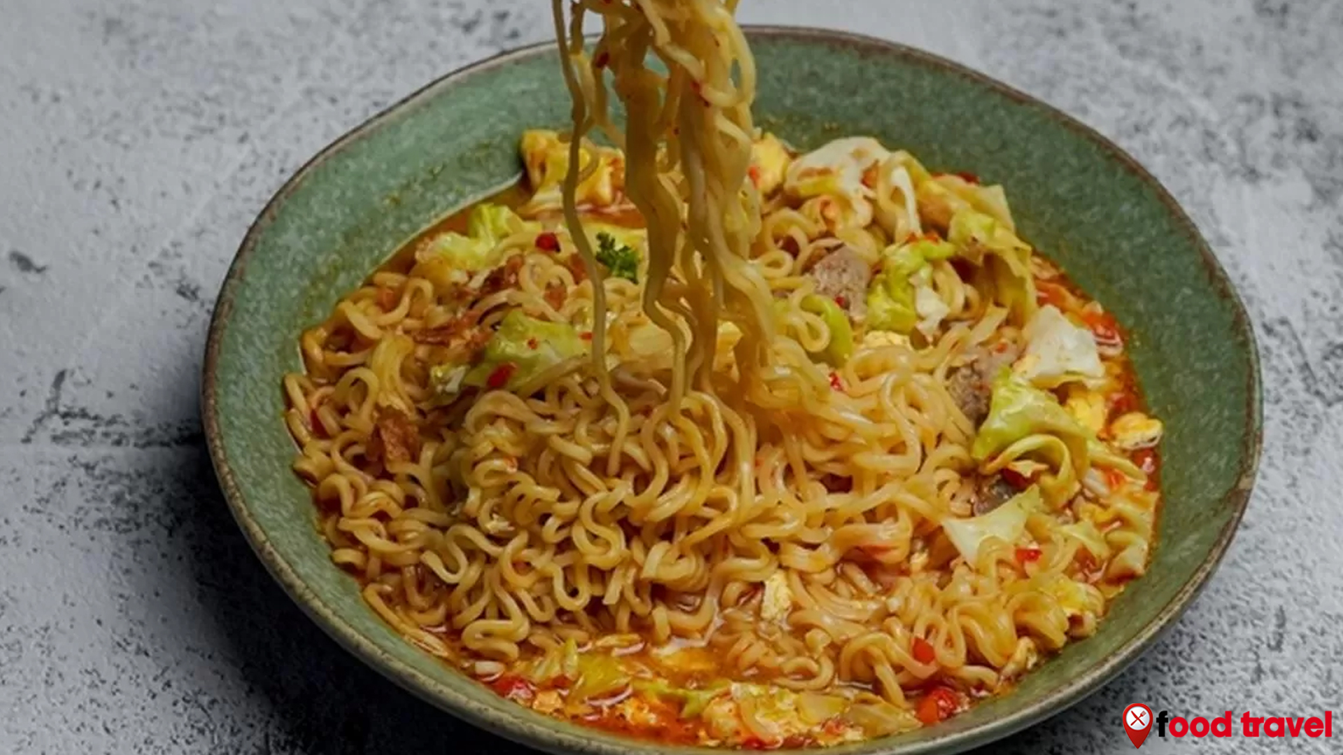 Mie Nyemek: Sensasi Pedas dan Gurih dalam Setiap Suapan