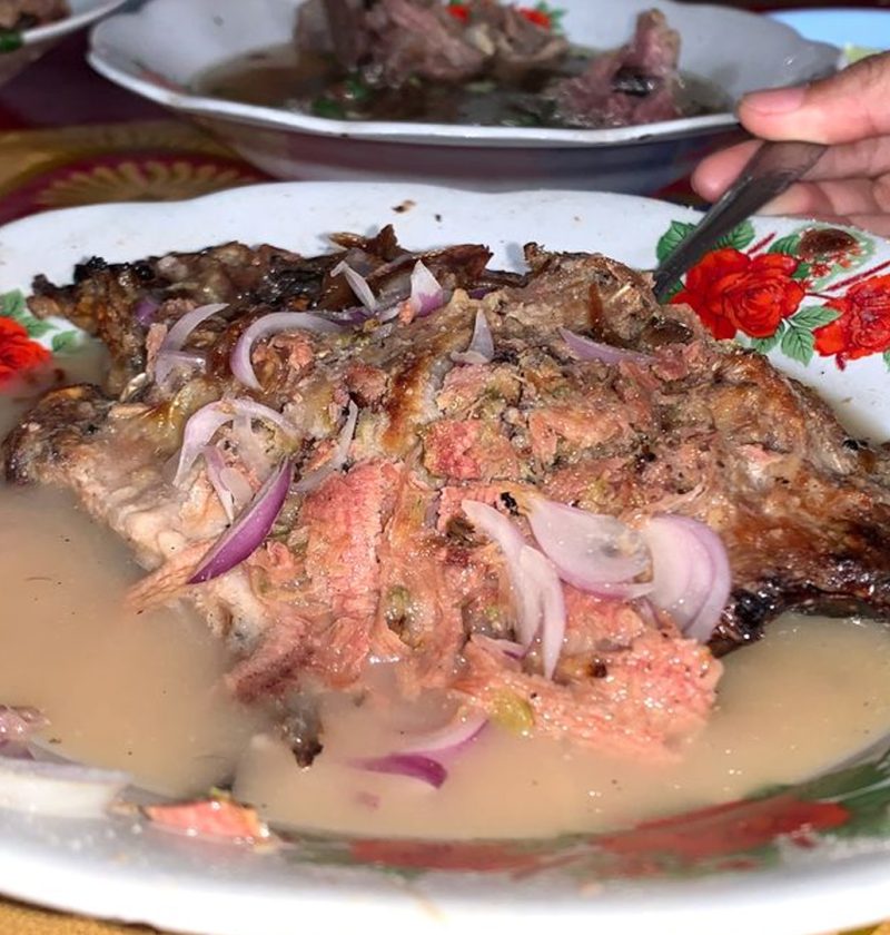 Nikmatnya Sup Ikan Holat, Sajian Segar yang Bikin Ketagihan