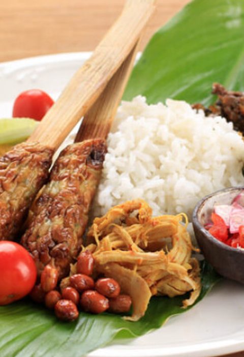 Nasi Campur Bali: Lezatnya Hidangan Warisan Pulau Dewata