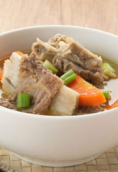 Menggoda Selera dengan Sup Iga yang Bikin Lapar Terus