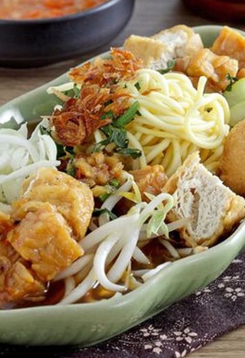 Gurih, Asam, Segar! Cerita di Balik Tahu Acar Khas Nusantara
