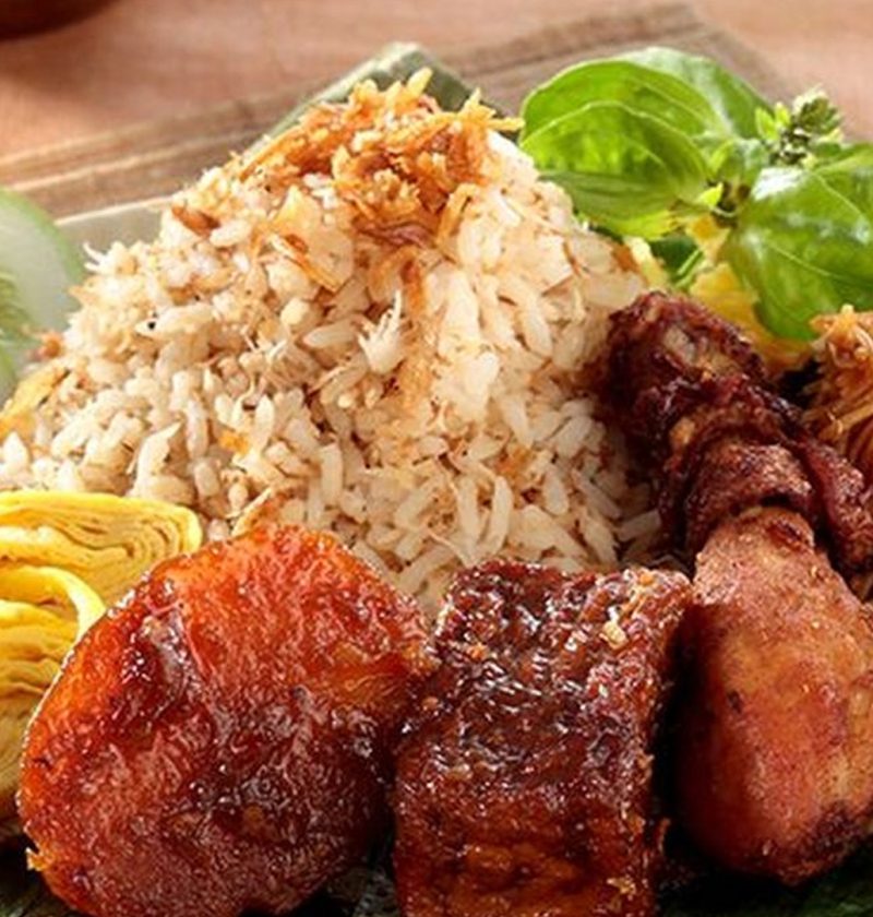 Nasi Ulam dan Kisah Rempah yang Menyatu dalam Setiap Suapan