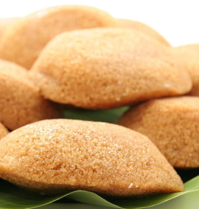 Eksplorasi 5 Rasa Unik Putu Cangkiri Tradisional Memikat Lidah