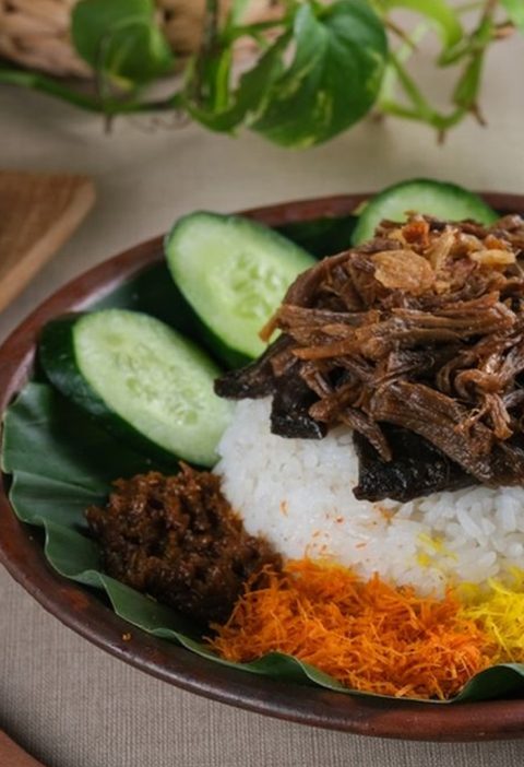 Sensasi Nasi Krawu Bersama 5 Budaya Lokal yang Memikat