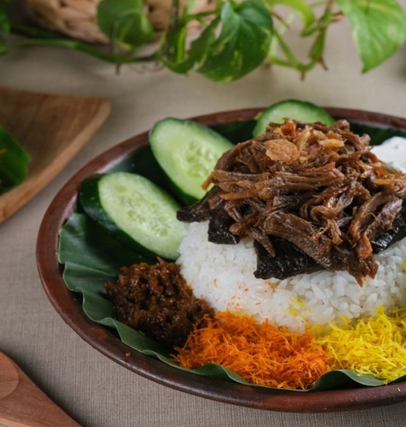 Sensasi Nasi Krawu Bersama 5 Budaya Lokal yang Memikat 3 Sensasi Nasi Krawu Bersama 5 Budaya Lokal yang Memikat