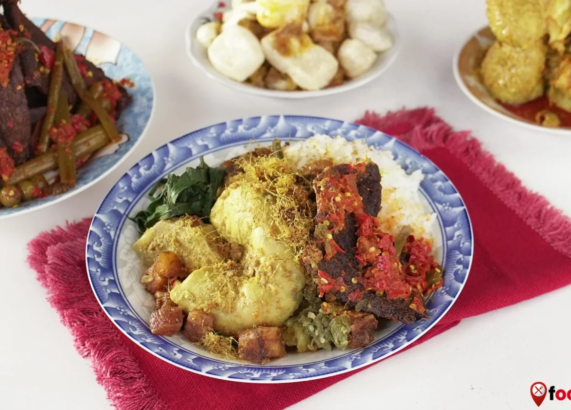 Nasi Kapau: 4 Rasa Khas yang Membuat Kuliner Ini Terus Populer 1 Nasi Kapau: 4 Rasa Khas yang Membuat Kuliner Ini Terus Populer