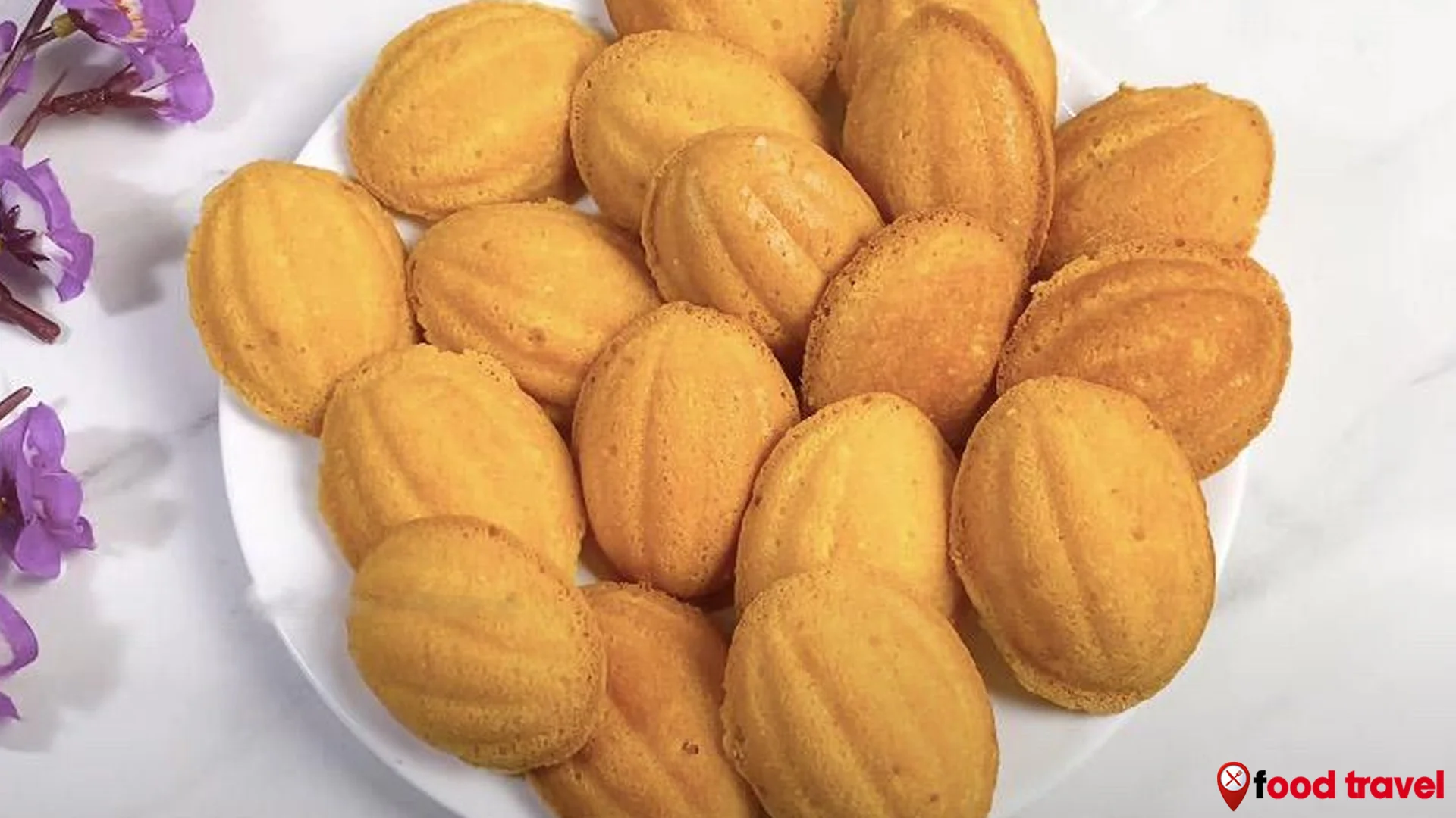 Bolu Klemben: 5 Hal yang Membuat Kue Ini Selalu Bikin Kangen 2 Bolu Klemben: 5 Hal yang Membuat Kue Ini Selalu Bikin Kangen