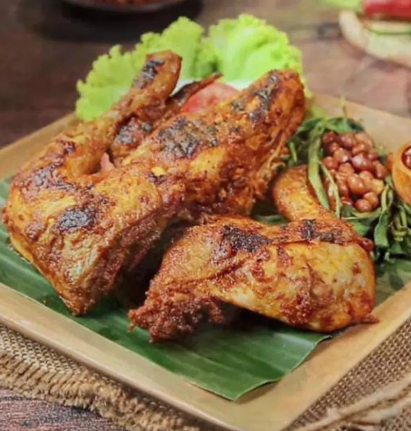 Ayam Bakar Taliwang: 5 Level Pedas yang Bikin Lidah Menggoda 1 Ayam Bakar Taliwang: 5 Level Pedas yang Bikin Lidah Menggoda