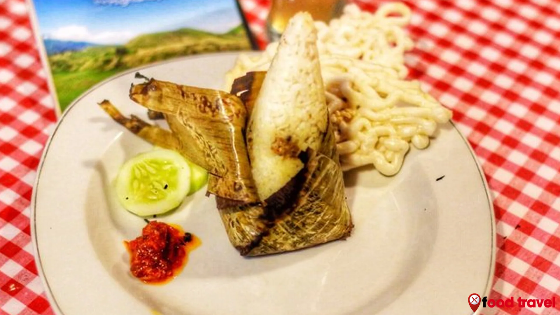 Tekstur Nasi Mamong Legit: Nasi Pulen Isi Patin Lembut Bertahan Gurih 3 Suap