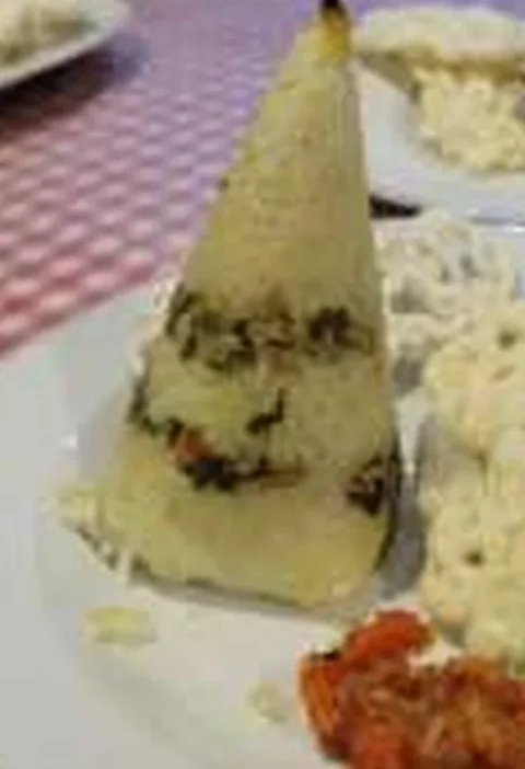 Tekstur Nasi Mamong Legit: Nasi Pulen Isi Patin Lembut Bertahan Gurih 3 Suap