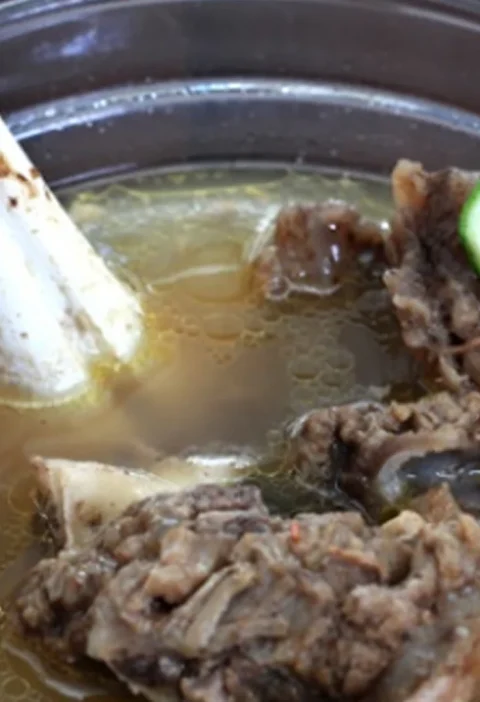 Kaledo Bukan Sop Tulang Biasa: 5 Ciri Khas Unik yang Menjadikannya Ikon